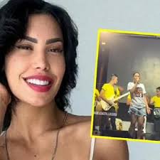 Ana del Castillo bromeó en pleno 'show' con cachos que le pusieron a Shakira