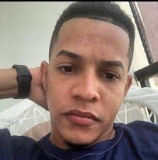 Murió la mañana de hoy jueves 24 de julio, fruto de un accidente en la  autopista Joaquin Balaguer, el joven Edwar Rodriguez. Segun versiones el  joven fue a llevar a su esposa