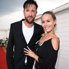 Laura müller und michael wendler die beiden schienen unzertrennlich doch nun spricht laura offen über die trennung vom wendler und wie stark sie unter dem thema leidet. Michael Wendler Laura Muller Diese Summe Schockiert Gala De