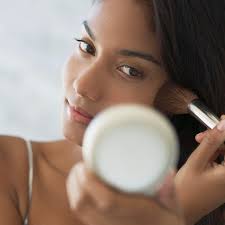 Tiktok star, eli withrow shows how she contours her face using different spf sunscreens. Forget Contouring And Strobing Beyonce S Make Up Artist Says It S All About Sunscreen Sculpting