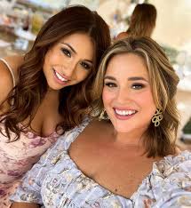 Poppin' bottles with Baby G! The most gorgeous shower for the newest member  of our girl squad 🍼🩷🍾