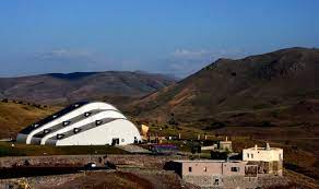 It includes 13 exhibition halls and an open air gallery. Hayal Ulkesine Yolculuk Baksi Muzesi