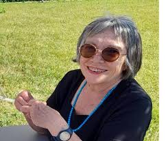 Saint-Aubin-du-Plain. Séance de dédicaces pour Monique Duran