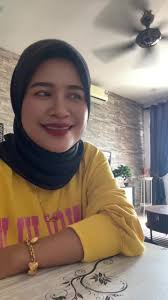 C'mira Collections: Unveiling Unique Treasures