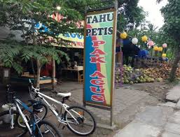 Tempong sebenarnya berarti tamparan lauk sayuran dan hidangan pelengkapnya juga mantap. 20 Tempat Wisata Kuliner Terkenal Dan Enak Di Banyuwangi 2021