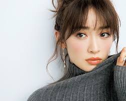 買うべき オレンジアイシャドウ プロが教える 3つのアイメイク 美的 com ヘアカット 女性のヘアスタイル オレンジ アイシャドウ