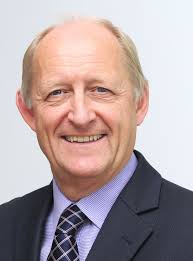 Julia Willoughby (@juliawilloughby)