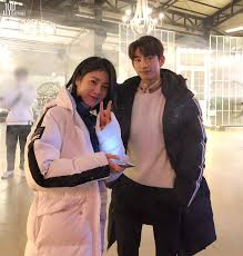 A story about park jinyoung, a young master of the park's family and also known as the most successful photographer in asia was forced to marry shin yeeun . Seen On Twitter Shin Yeeun Heisphychometric Interview Refers To Jinyoung 10 But We Were Constantly Criticized By The Director For Being Embarrassed And Awkward So We Took A Kiss Scene