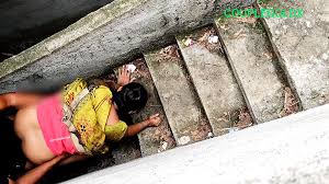 Komal ne devar ko chupke se sidiye ke get me bulaya