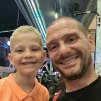 20+ "Robert Hurrell" profiles