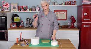 Entdecke (und sammle) deine eigenen pins bei pinterest. Mehrstockige Torte Stapeln Und Stutzen