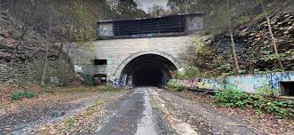 Find out how to get to the abandoned pa turnpike. Exploring The Abandoned Pennsylvania Turnpike