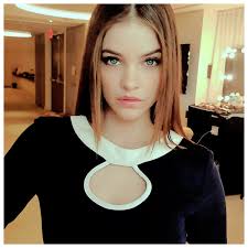 Corina Ferreira (@corinazs) no Meadd: “ · · · Hermosa y dura como un  diamante, esa es Corina Ferreira · · Cuenta con 23 primaveras y co...“