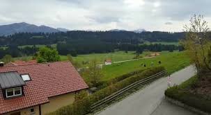 Der einmalige panorama blick von säuling und schloß neuschwanstein über die zugspitze und alpspitz bis hin zu den tannheimer bergen wird auch sie begeistern. Haus Panorama Im Allgau Home Facebook
