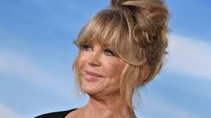 What Colors Go with Dark Green? Try These 17 Gorgeous Color Combos