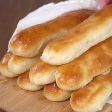 Olive Garden Breadsticks Recipe Video Lil Luna Recipe In 2020 Olive Garden Breadsticks Best Homemade Biscuits Bread Sticks Recipe