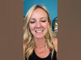 Heather Munns's Instagram, Twitter & Facebook