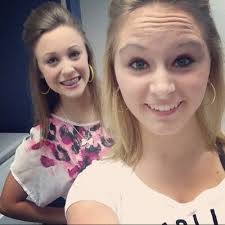 Summer Stidham's Instagram, Twitter & Facebook