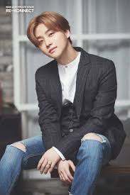 Jinhwan Is 165 Cm 5 5 Tall Ikon Kpop Chanwoo Ikon Ikon