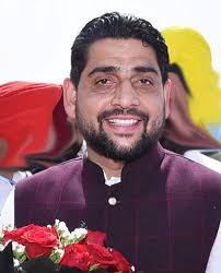 Don't forget mother tongue, youth urged