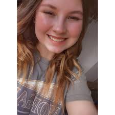 GIVE AWAY TIME!!!! 🕯️🤎 Enter to win a ✨MELTED JOY✨ gift basket!! This  will include fall scented candles, wax melts, chocolate, mug, tree hut body  scrub & more!🤩 How to win: 🦃Follow