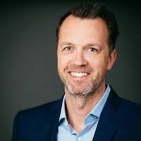 90+ perfiles de «Holmberg»