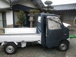 軽トラックをレインブーツネイビーで刷毛塗り全塗装 刷毛 ハケ ローラーで車をdiyで全塗装しよう 軽トラック 車 軽バン