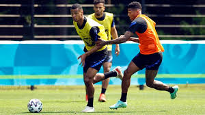 Fichajes, salarios, palmarés, estadísticas en el club y selección. L1evbtdendn33m