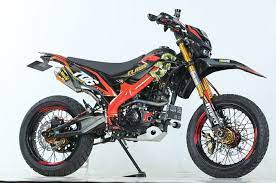 Kawasaki d tracker x, kapasitas mesin 250 cc. Gahar Sepintas Kayak Trail Moge Aslinya Kawasaki D Tracker Gridoto Com