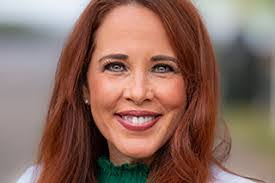 Gretchen Stewart's Instagram, Twitter & Facebook