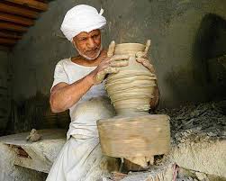 فريق شباب مسلمات الرياضي الثقافي اجتماعي الحرفي سالم السريري نشأت في قرية مسلمات بوادي المعاول وتعلمت القرآن بجامع الحجرة تغربت في البحرين سنة واحدة ورجعت أعمل في صناعة الفخار