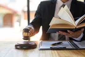 WHAT HAPPENS WHEN YOU HIRE A BANKRUPTCY LAWYER? One of the things that  people seem curious about when they call my office is what exactly the  process all entails. Well, the very