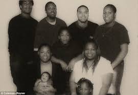 He had retired on february 7, 2016 but returned to the sport in early april. Father Of Seattle Seahawks Star Marshawn Lynch Behind Bars Daily Mail Online