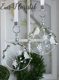 Fenster Deko Anhanger Metallring 2 Vogel Blumen D 19 Cm Weiss Silber Fensterdekoration Kleiderbugel Metallrin Fruhlings Dekoration Fensterdeko Metall Ring