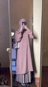 Pake rok tutu dan hijab by @lightandbright_hijab seperti biasa hijabnya ga di setrika tp udh tegap. 790 Hijab Hipster Ideas In 2021 Hijab Fashion Muslim Fashion Hijabi Fashion