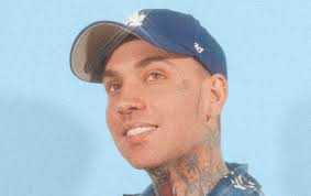 Take a look at how the social media world inspired blackbear to make an uplifting song about self expression and individuality. Queen Of Broken Hearts Umusic Nz