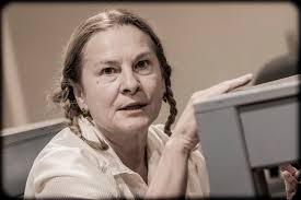 HU/SR) Felszabadult néhány jegy a kiemelkedően sikeres 1981 című előadásra!  Február 18-ra és 19-re korlátozott számban elérhetők. 📍 Rendező: Tomi  Janežič 📷 Srđan Doroški 💳 Online jegyvásárlás a színház weboldalán --  Oslobodile