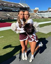 it's the people that make the place🤍 cannot & do not wanna imagine next  year without yall 🥹💗