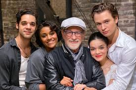 And the toxicity of racism, west side story speaks to us today as urgently as ever. West Side Story 2021 Von Steven Spielberg Wie Sich Das Remake Vom Original Des Musicals Unterscheidet