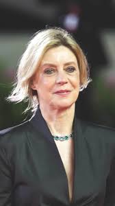 Elegance is an attitude. At the Bezos' wedding, Lavinia Borromeo seems to  remind everybody that elegance is not standing out, but to be remembered.  La vera eleganza di Lavinia Borromeo, alle nozze