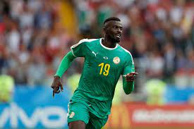 Il possède également la nationalité française Medien Fenerbahce Einigt Sich Mit M Baye Niang Ligablatt Fussball Zur Stunde