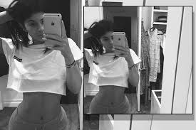 See more ideas about boy photography poses, photography poses for men, poses for men. Kylie Jenner Flaunts Slim Waist In Crop Top As She Poses For Yet Another Selfie Irish Mirror Online