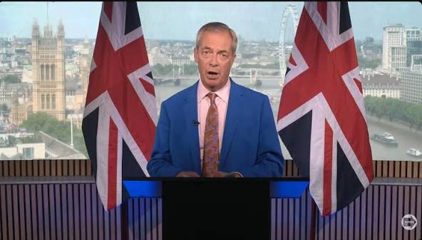 Nigel Farage giving 'statement about his future' says he is resigning as an  MP to force a byelection, which he will contest to give voters a 'chance to  stick two fingers up.'