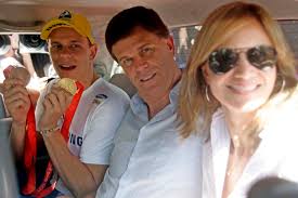 Ele foi a estrela de várias edições do campeonato mundial de esportes aquáticos, tendo conquistado seis medalhas de ouro entre 2009 e 2013. Veja Fotos Do Nadador Cesar Cielo Gazeta Esportiva