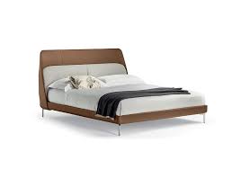 Sie sollten gleich groß oder größer, treu, humorvoll und bodenständig sein. Coupe Poltrona Frau Bett Milia Shop