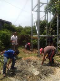 Tangki air ini biasanya dibuatkan menara air atau dak beton di atas dapur untuk dialirkan ke dalam rumah menggunakan pipa air. Menara Tangki Air Besi Kami Haziqah Construction Facebook