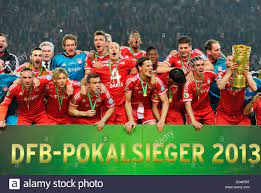 März, wird das viertelfinale eröffnet. Fc Bayern Munchen Feiert Dreifachen Sieg Team Foto Mit Dem Pokal Dfb Pokalfinale 2013 Fc Bayern Munchen Vs Vfb Stuttgart In Stockfotografie Alamy