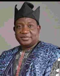 Sharing info...** Kalkadoon achievers L-R Doug Bruce, Joan Marshall, Warren  King