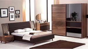 Modern Bedrooms Characterized By Simple In Design With Luxurious That Appear In The Ove Bedroom Furniture Design Bedroom Furniture Sets Wardrobe Design Bedroom