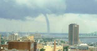 Marisa curcio, a spokeswoman for the municipality, said the tornado. Tornado Warning Issued For Montreal Mtl Blog